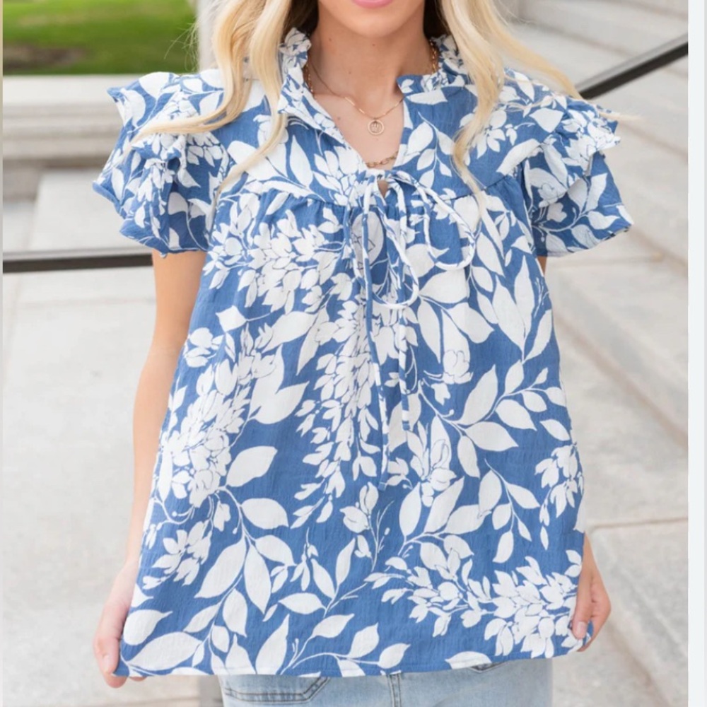 Ces Femme Blue and White Floral Ruffle-Sleeve Blouse